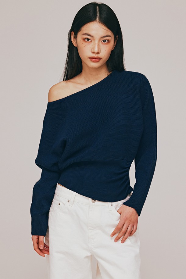 TOPGIRL  - 스웨터 - BOAT NECK SIDE BUTTON DETAIL KNIT TOP_T513TP103