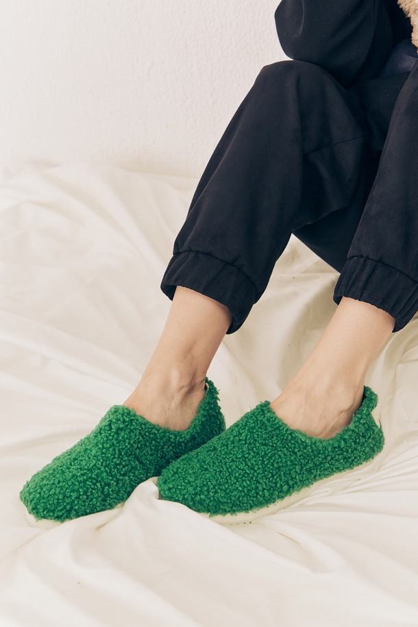 ETELIN - 로퍼 - Holiday Fur Patform Loafers 홀리데이 퍼 플랫폼 슬립온 스니커즈 - Chunky Green