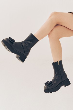 Bizu Ribbon Ankle Boots 비쥬 리본 플랫폼 부츠