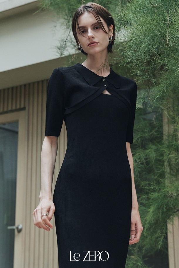 **[세트] 르제로 루나 볼레로 니트 & 원피스 / 블랙**

미니멀하고 모던한 감각의 르제로 루나 볼레로 니트 & 원피스 세트입니다. 레이온과 나일론 혼방의 하이트위스트 원사를 사용하여 차가운 촉감과 신축성 있는 착용감을 선사하며, 슬림핏 디자인과 5부 소매 기장으로 세련된 실루엣을 연출합니다. 유니크 칼라와 버튼 디테일이 돋보이는 블랙 컬러의 골지 패턴 니트 원피스는 단독으로도 활용 가능하여 데일리룩에 활용도를 높여줍니다.
