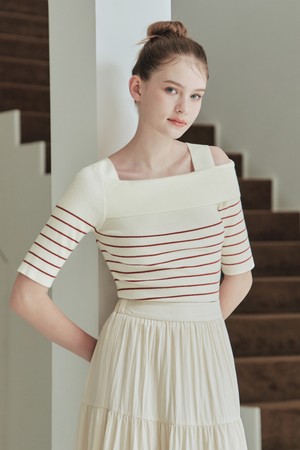 반팔 스트라이프 오프숄더 스웨터 / 스트라이프 레드