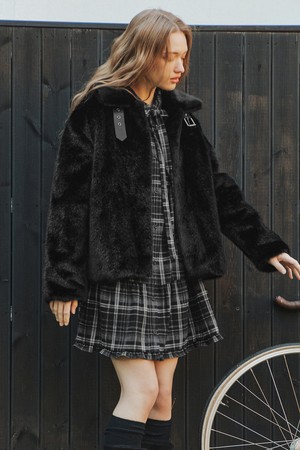 [2컬러] 소프트 하이넥 퍼 자켓