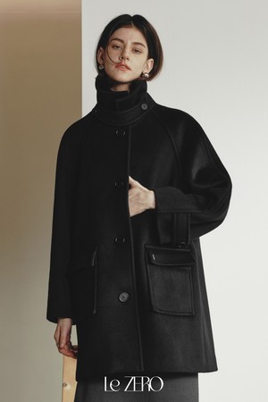 르제로 캐시미어 하이넥 코트 / 블랙