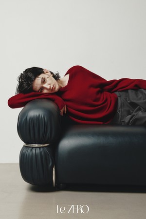 르제로 브이넥 스웨터 / 레드