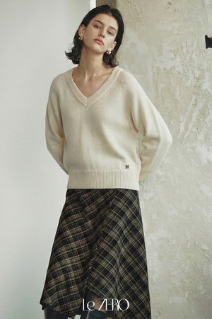 르제로 소프티 울 브이넥 스웨터 / 크림