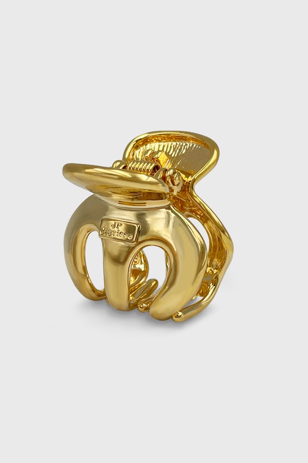 세련된 무드를 연출하는 솔리드 메탈 항아리 집게핀 JP-25-068CC입니다. 유광 메탈 소재와 유려한 곡선 디자인이 돋보이며, 깔끔한 디자인으로 어떤 스타일에도 잘 어울립니다. 골드와 실버 두 가지 색상으로 제공되어, 데이트룩, 카페룩, 모임룩 등 다양한 TPO에 활용할 수 있습니다. 미니멀, 클래식, 시크 스타일을 즐겨 입는 여성분들께 추천합니다. 일상 속에서 세련된 포인트를 더해보세요.
