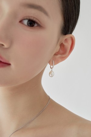 [SILVER] 퓨어 펄 큐빅 귀걸이 JS-25-014E