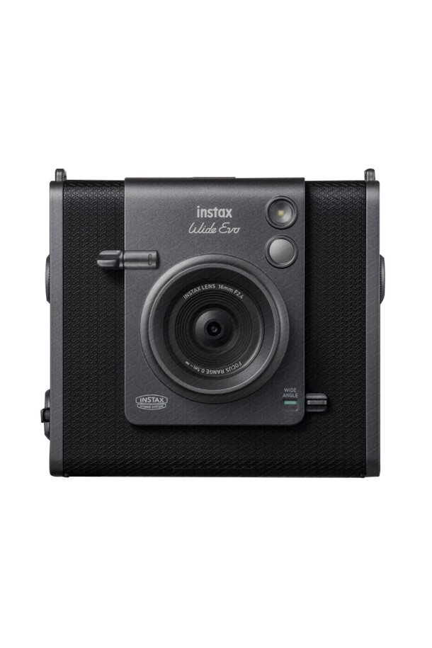 인스탁스 와이드 에보(Instax Wide Evo)는 와이드 포맷 필름을 사용하는 즉석카메라입니다. 플라스틱 소재의 블랙 색상 디자인으로, 즉석 인화 및 자동 노출 기능을 지원하여 편리하게 사진을 촬영할 수 있습니다. 셀프 촬영 기능이 있어 혼자서도 멋진 사진을 남길 수 있으며, 필름 20매와 전용 케이스, 사은품 2종을 함께 제공하여 더욱 실용적입니다. 일상생활에서 소중한 순간을 즉시 인화하여 간직할 수 있는 매력적인 제품입니다.
