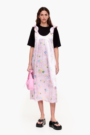 [23SS] 빔바이롤라 핑크 새틴 스프레이 플라워 슬리브리스 드레스 B235JWO008PKB