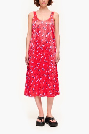 [23SS] 빔바이롤라 레드 텍스처 새틴 하트 프린트 슬리브리스 드레스 B235JWO043RDB