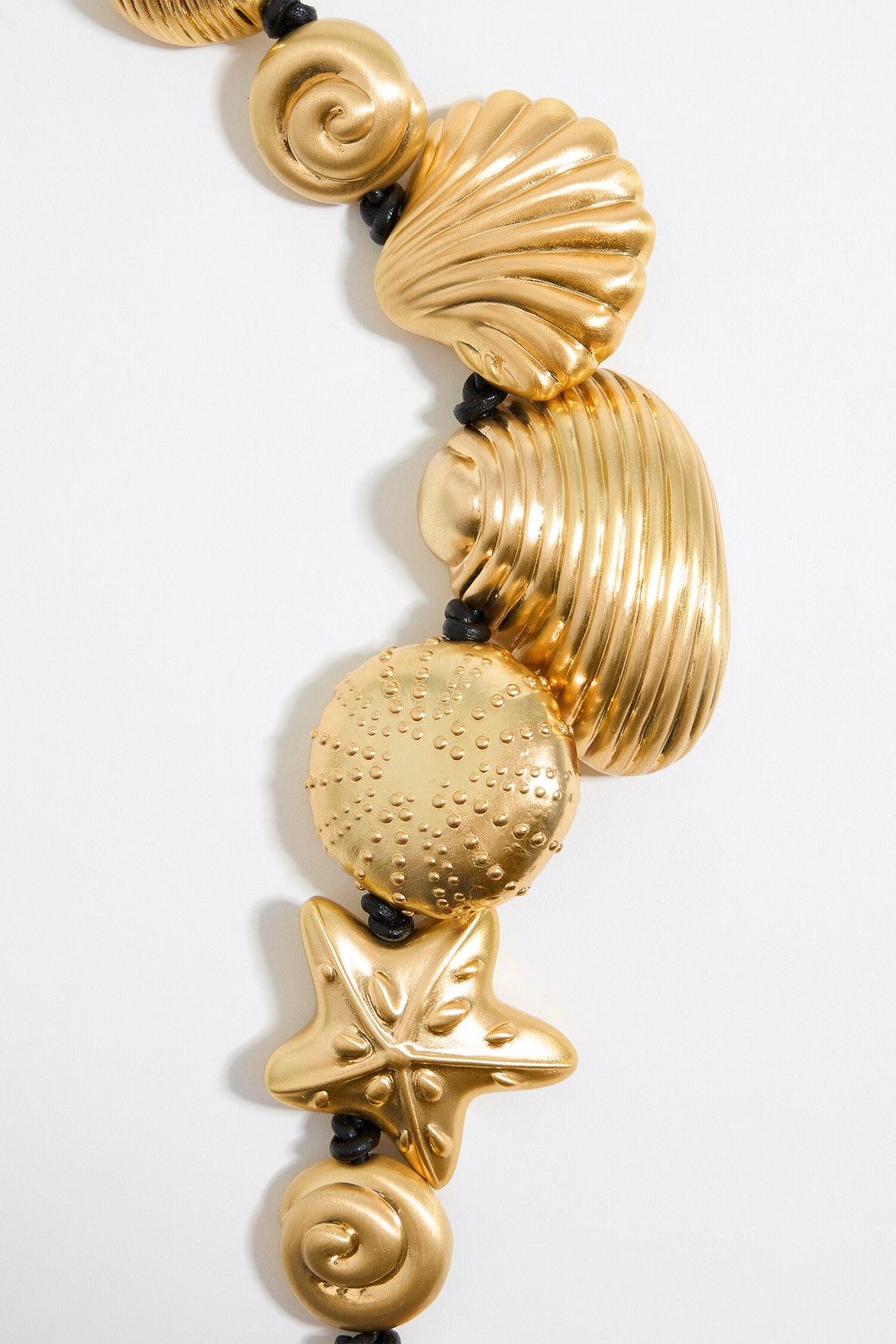 빔바이롤라] [24SS] 매트 골드 조개 목걸이