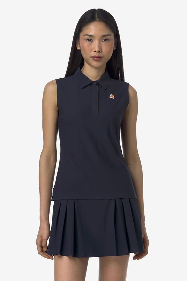 여성용 딤플 베스트 Y255EWK428은 골프나 스포츠 활동에 적합한 스포티 스타일의 상의입니다. 봄, 여름 시즌에 착용하기 좋으며, 나일론과 스판덱스 혼방 소재로 제작되어 방수 및 통기 기능이 뛰어납니다. 무지 패턴의 민소매 디자인이며, 폴로넥, 3버튼 플래킷, 히트실드 테이프, 사이드 벤틸레이션 등의 특징이 있습니다.
