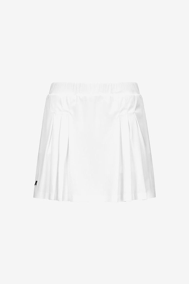 여성용 피치 색상의 Y255EWS432 미니스커트입니다. 봄, 여름 시즌에 어울리며, 스포티한 스타일의 골프, 스포츠 활동에 적합합니다. 나일론, 스판덱스 소재로 신축성이 좋고, A라인 핏에 속바지가 일체형으로 디자인되었으며, 허리 밴딩으로 편안함을 더했습니다.
