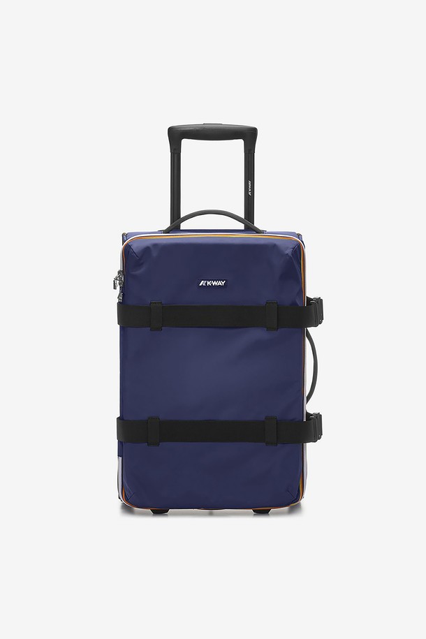 까웨(KWAY) 블로삭 S 여행용 캐리어 Y255EOO196은 네이비 색상의 공용 캐리어로, 여행 시 유용합니다. 나일론, 폴리에스테르, 열가소성수지 소재로 제작되었으며, 방수 및 방풍 기능과 튼튼한 립스탑 원단, 2mm 테이프 보강으로 내구성을 높였습니다. S 사이즈의 사각 형태 가방은 더블휠, 4륜 바퀴, 상/사이드 손잡이, 분리형 네임택, 다용도 수납공간, 2-WAY 지퍼, 지퍼형 잠금방식을 갖추었습니다.
