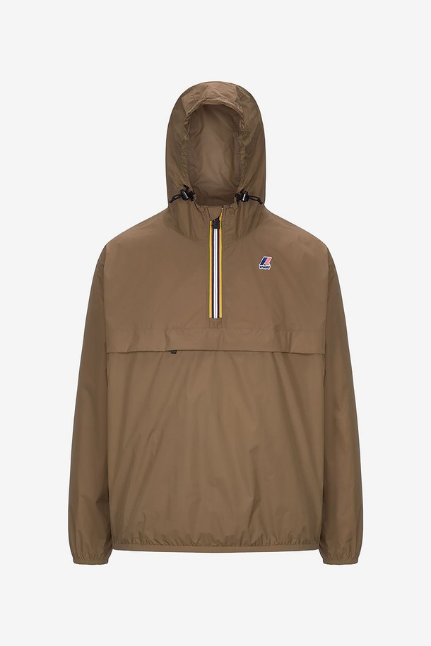 까웨(KWAY) 르브레 4.0 레옹 이스트 아노락 Y255EUJ918은 남성용 아노락으로, 브라운 컬러의 레귤러핏 제품입니다. 봄, 가을 시즌에 적합하며, 일상 및 아웃도어 활동 모두에 활용 가능합니다. 방수, 방풍, 발수 기능을 갖춘 나일론 소재로 제작되었으며, DWR 발수 코팅, 조절 가능한 후드와 밑단, 신축성 있는 소매 등의 특징을 갖추었습니다. 스포티, 캐주얼, 고프코어 스타일을 연출하기 좋으며, 산책, 여행, 등산 시에도 착용하기 좋습니다. 얇고 부드러운 촉감의 레귤러 기장 집업 아노락입니다.
