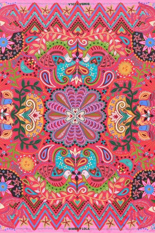 빔바이롤라 스트로베리 버드 미니 프린트 스카프는 여성스러움을 강조하는 핑크 컬러의 스카프입니다. 봄, 여름 시즌에 어울리는 화려한 스타일로, 데이트룩, 카페룩, 봄 소풍룩 등 다양한 TPO에 활용할 수 있습니다. 폴리에스터 소재로 제작되어 가볍고 부드러운 착용감을 선사하며, 스트로베리 버드 미니 프린트와 정사각형 디자인이 특징입니다. 로맨틱, 클래식, 걸리시 무드를 연출하여 당신의 스타일에 포인트를 더해보세요.
