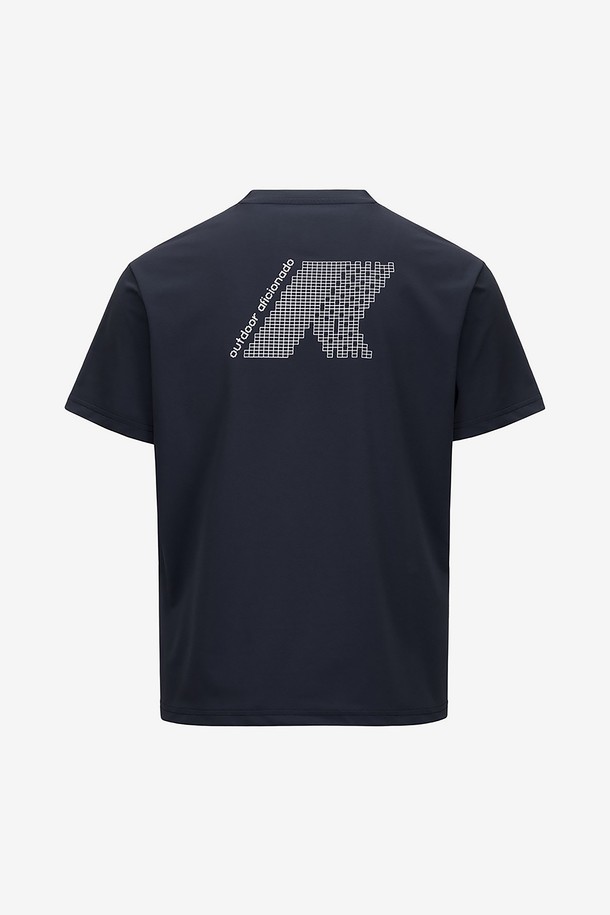 까웨(KWAY) 그래파이트 티셔츠는 폴리에스테르 소재로 제작되어 신축성이 뛰어나고 통기성이 우수한 유니섹스 티셔츠입니다. 스포티한 무드의 이 반소매 티셔츠는 앞면 패치 포켓과 뒷면 실크스크린 프린트가 특징이며, 아웃도어 및 하이킹 활동에 적합합니다. 그래파이트 색상의 라운드넥 디자인으로 여름철 편안하게 착용할 수 있습니다.
