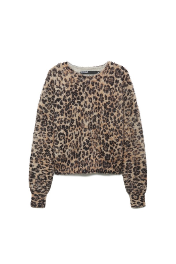 [25FW] 빔바이롤라 베이지 레오파드 퍼 스웨터 B256AWK003BEB는 여성용 상의 니트/스웨터로, 가을과 겨울에 어울리는 두꺼운 두께감의 제품입니다. 베이지, 브라운, 블랙 컬러의 레오파드(leopard) 패턴이 캐주얼하면서도 화려한 스타일을 연출합니다. 부드러운 퍼 소재와 라운드넥, 레귤러핏, 긴 소매 디자인으로 편안한 착용감을 선사합니다. 일상에서 개성 있는 스타일을 완성할 수 있는 아이템입니다.
