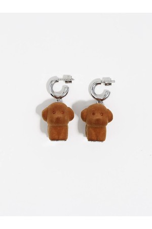 [25FW] 브라운 플록 강아지 후프 이어링 B256AIW011BRF