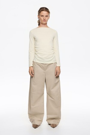 [25FW] 스톤 어드저스터블 배럴 레그 팬츠 B256AWP010BEA