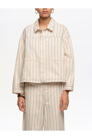 [26SS] 빔바이롤라 A라인 스트라이프 데님 재킷 - 오프화이트 B265AWJ006WHB