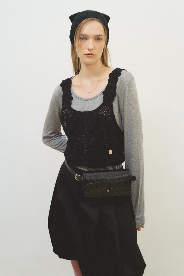 IULAI - 베스트 - Crochet vest Black