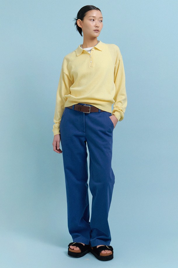 봄 시즌에 어울리는 블루 컬러의 Baro 워싱 팬츠입니다. 부드러운 면 소재로 제작되었으며, 바이오 워싱 가공을 거쳐 빈티지한 느낌을 줍니다. 워싱 패턴이 돋보이는 루즈핏 와이드 긴바지로 편안한 캐주얼 스타일을 연출할 수 있습니다.
