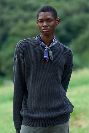 에센셜 피그먼트 니트 [CHARCOAL]