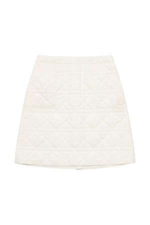 다이아몬드 퀼팅 스커트_PWSK4F0021_OW_NOCOLOR-a