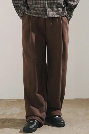 데이컷 원턱 스웨트팬츠 브라운 ISLP2662