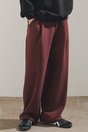 데이컷 원턱 스웨트팬츠 브릭레드 ISLP2662