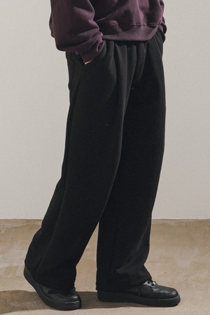 데이컷 원턱 스웨트팬츠 블랙 ISLP2662