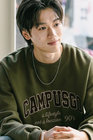 나인티스 캠퍼스 맨투맨 카키 KJMT2664