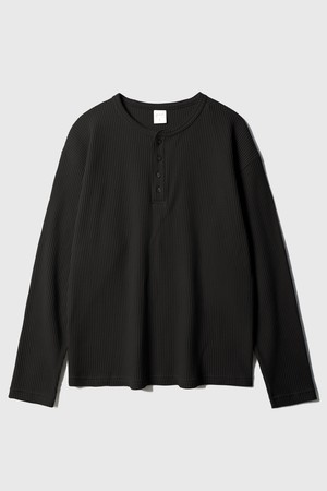 텍스처 헨리넥 긴팔티셔츠 블랙 SJLT2690