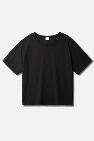 보이 크롭 U넥 반팔티셔츠 블랙 KJST2691