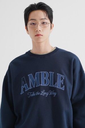 앰블 데님 패치 맨투맨 다크네이비 KJMT2723