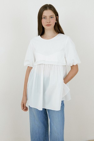 Loose-fit A line ruffle blouse_Ivory