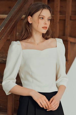 Chloe Tulip Blouse [Ivory]