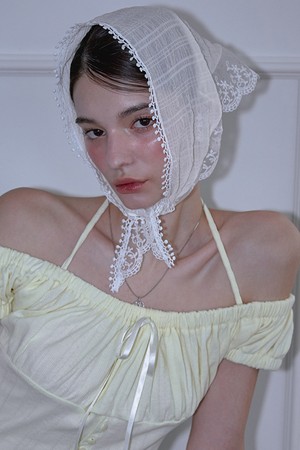 Lace Triangle Scarf [Ivory]