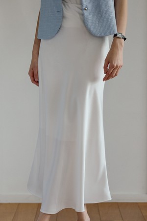 Satin Flare Long Skirt [White]