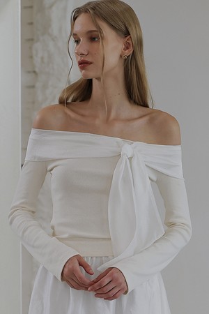 Chiffon Ribbon Off Shoulder Long Sleeve [Cream]