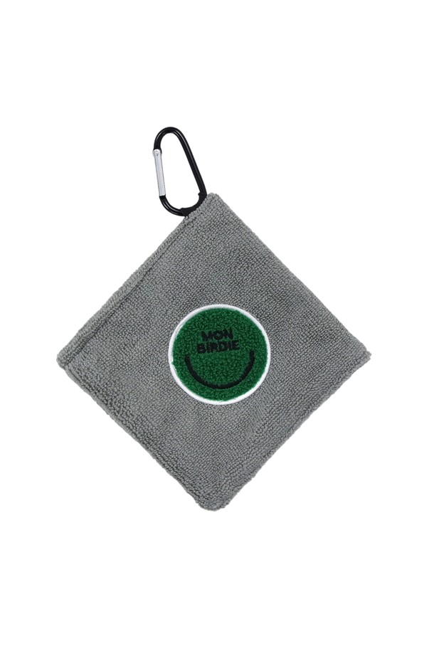 스마일 디자인이 돋보이는 다크 그레이 컬러의 스마일 사각 골프 볼타올입니다. 부드러운 면 소재로 제작되어 뛰어난 흡습 기능을 제공하며, 골프 라운딩 시 유용하게 사용됩니다. 캐주얼 및 스포티 스타일의 골프룩에 잘 어울리며, 후크 디자인으로 간편하게 탈부착할 수 있습니다. 스마일 패턴이 필드 위에서 긍정적인 에너지를 선사하는 골프 필수템입니다.
