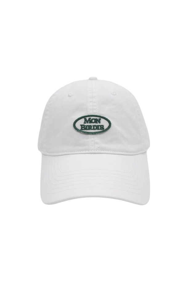 "서클 자수 볼캡 WHITE"는 면 소재로 제작되어 부드러운 촉감을 선사하며, 봄, 여름 시즌에 착용하기 좋습니다. 깔끔한 화이트 컬러에 서클 로고 자수 디테일이 돋보이는 볼캡입니다. 일반적인 모자 깊이와 챙 넓이로 디자인되어 편안한 착용감을 제공합니다. 일상, 산책, 여행 등 다양한 TPO에 맞춰 캐주얼, 미니멀, 클래식 스타일을 연출할 수 있으며, 자외선 차단 기능도 갖추었습니다.
