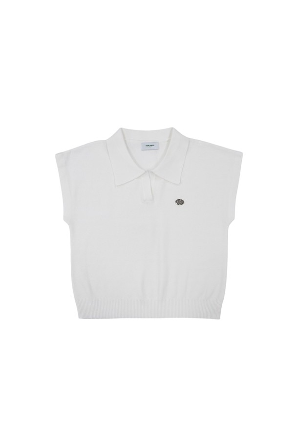 부드러운 면 소재의 뉴 루키 클래식 캡니트 IVORY입니다. 핑크 컬러에 심플하고 베이직한 디자인으로, 봄, 여름, 가을 계절에 여성분들이 일상에서 편안하게 착용하기 좋습니다. 일반적인 챙 넓이와 모자 깊이, 로고 디자인 장식이 특징입니다.
