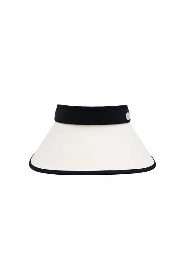 부드러운 폴리에스테르 소재의 아이보리 컬러 여성용 와이드 썬드롭 바이저 썬캡입니다. 챙이 넓어 자외선으로부터 보호해주며, 밴드와 사이즈 조절 기능으로 일상, 여행, 골프 등 다양한 용도로 활용하기 좋습니다. 무지 디자인에 얇은 두께로 봄, 여름철에 착용하기 좋은 썬캡 스타일의 바이저입니다.
