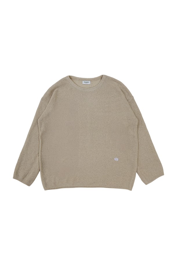 몽버디 에센셜 모니카 커버업 니트 BEIGE는 가을, 겨울에 어울리는 여성용 니트/스웨터입니다. 베이직하고 캐주얼한 스타일의 루즈핏 크롭 기장으로, 부드러운 촉감의 두꺼운 니트 소재로 제작되었습니다. 라운드넥에 긴 소매, 무지 패턴으로 디자인되어 데일리룩, 집콕룩, 카페룩 등 다양한 TPO에 활용하기 좋습니다. 캐주얼, 미니멀, 클래식 스타일을 즐겨 입는 분들께 추천합니다. 커버업 스타일로 편안하게 착용할 수 있습니다.
