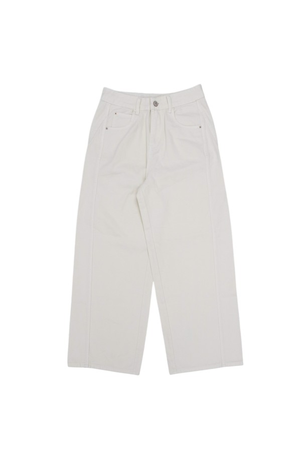 [몽버디 에센셜] 커브 실키 데님 팬츠 WHITE는 부드러운 촉감의 실키한 텍스처가 돋보이는 여성 데님 팬츠입니다. 미니멀하고 베이직한 스타일로, 데이트룩과 쇼핑룩에 모두 잘 어울립니다. 와이드 핏과 긴 기장으로 편안하면서도 세련된 핏을 연출하며, 봄, 여름 시즌에 착용하기 좋습니다. 무지 디자인의 화이트 컬러로 어떤 상의와도 쉽게 매치하여 다양한 스타일을 연출할 수 있습니다. 클래식한 무드를 더해주는 아이템으로, 데일리룩에 활용하기 좋습니다.
