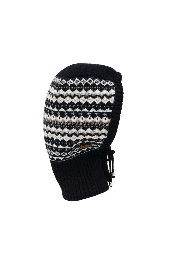 노르딕 니트 바라클라바 BLACK은 겨울철 방한을 위한 필수 아이템입니다. 울과 니트 소재로 제작되어 부드러운 촉감과 뛰어난 보온성을 제공하며, 얼굴 전체를 감싸는 깊은 모자 깊이로 더욱 따뜻하게 착용할 수 있습니다. 클래식, 캐주얼, 미니멀 스타일의 등산룩, 여행룩에 잘 어울리며, 노르딕 패턴이 디자인되어 포인트를 더합니다. 블랙과 화이트 두 가지 색상으로 출시되어 취향에 맞게 선택할 수 있습니다.

