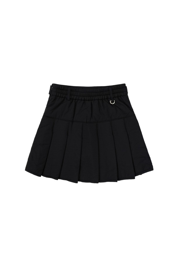 블랙 컬러의 스노우 벨트 플리츠 스커트입니다. 부드러운 폴리에스테르 소재로 제작되어 편안한 촉감을 선사하며, 사계절 내내 활용 가능한 실용적인 아이템입니다. 허리 벨트 디테일이 더해져 세련된 포인트를 더하며, 레귤러 핏의 미니스커트 디자인으로 다리 라인을 돋보이게 합니다. 캐주얼, 미니멀, 클래식 스타일을 모두 아우르며 데이트룩, 모임룩 등 다양한 TPO에 매치하기 좋습니다. 무지 패턴의 플리츠 디자인은 베이직하면서도 여성스러운 분위기를 연출합니다.
