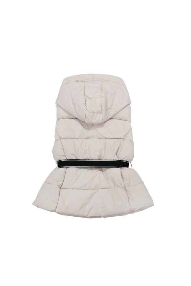 볼마커 벨트 패딩 베스트 BEIGE는 여성용으로, 가을과 겨울에 착용하기 좋은 아우터입니다. 캐주얼, 스포티, 미니멀한 스타일을 연출하기 좋으며, 일상, 출근룩, 모임룩 등 다양한 TPO에 활용할 수 있습니다. 베이지 색상의 무지 디자인에 벨트 디테일과 후드가 돋보이며, 슬림핏과 크롭 기장으로 세련된 핏을 선사합니다. 부드러운 나일론 소재와 두꺼운 두께감, 패딩 안감으로 따뜻함과 편안함을 동시에 느낄 수 있습니다. 민소매 디자인으로 활동성을 높였으며, 벨트 여밈 방식으로 스타일리시함을 더했습니다.
